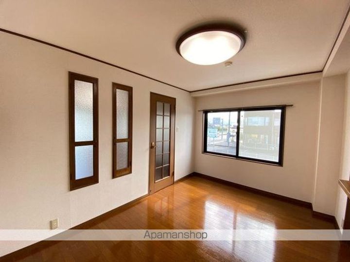 サウスプラザ六条201の内装