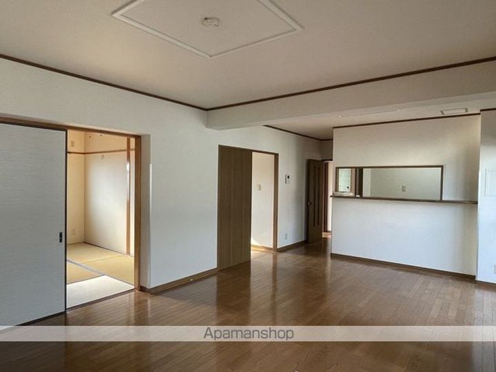 ウイスタリア・ヴィラの居間