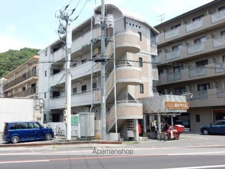 メゾンなかやまの外観