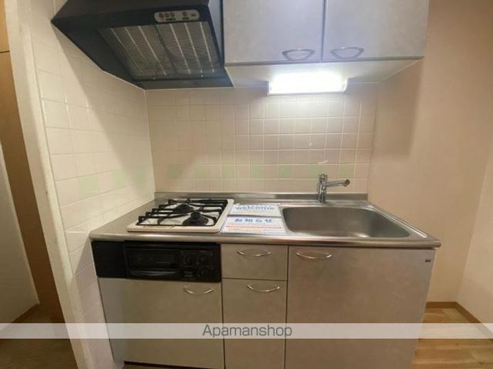 香川県高松市高松町の賃貸アパートのキッチン