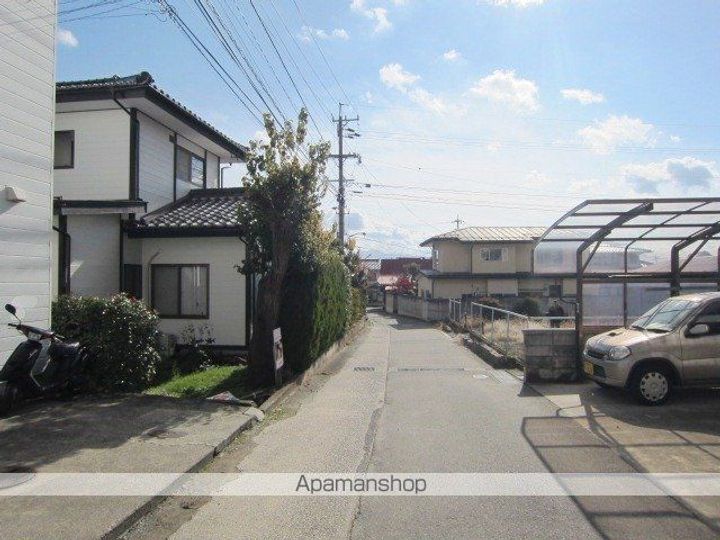 ニューハイツ杏子の周辺
