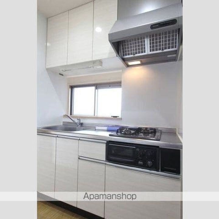 愛知県名古屋市千種区新西1丁目の賃貸マンションのキッチン