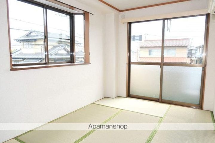 イーストワン樫の木森の内装