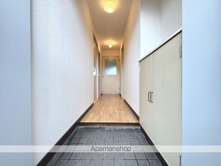 湯川パレス(ユノカワパレス)505の玄関