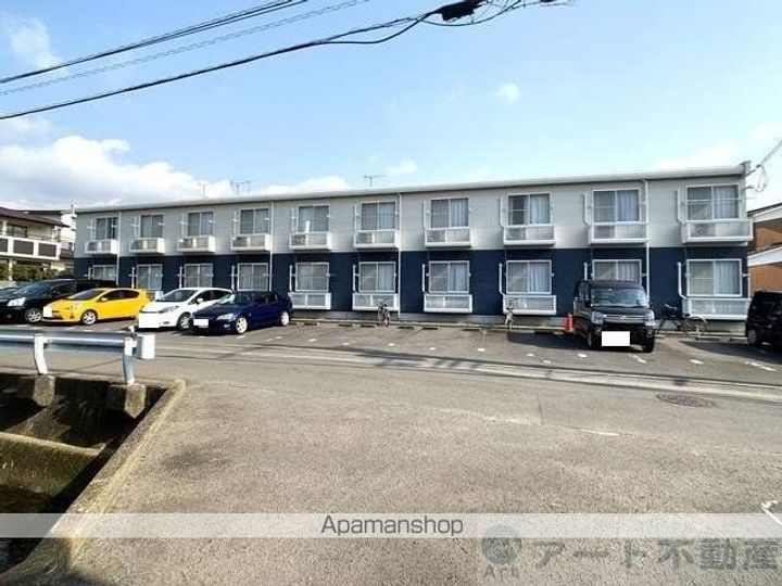 レオパレスフローラ湯築104の外観