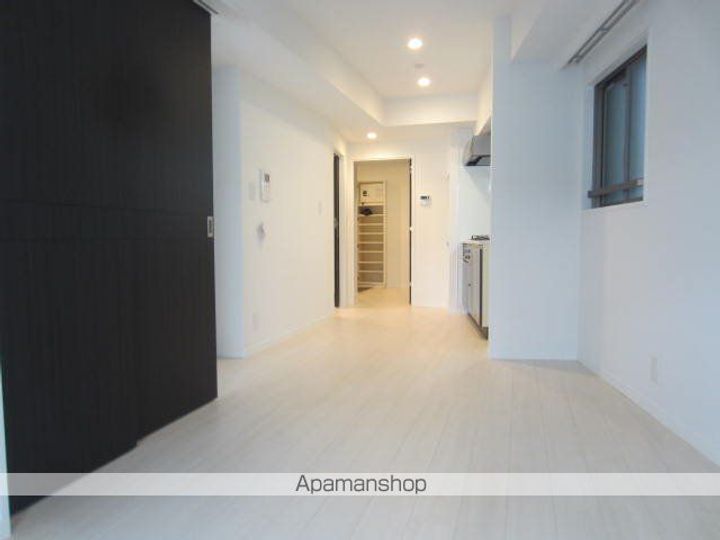 東京都中央区日本橋馬喰町2丁目の賃貸マンションの居間