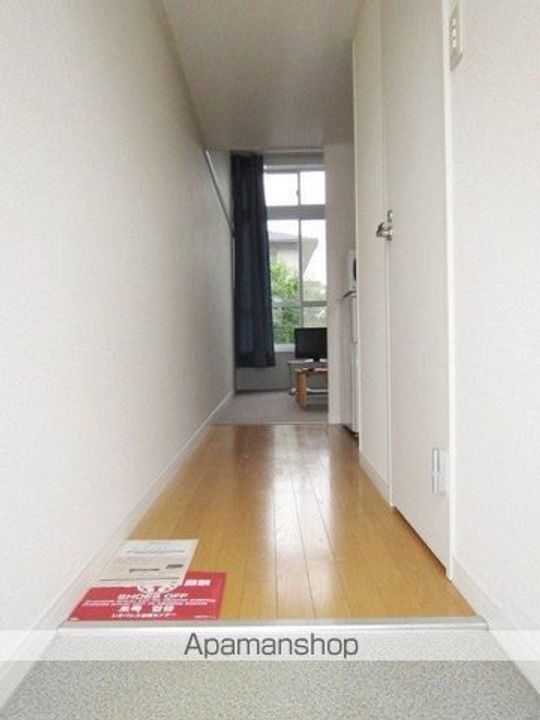 レオパレス高田101の玄関