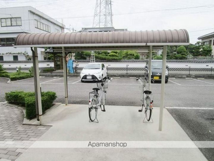 レオパレスサウススクエアの外観