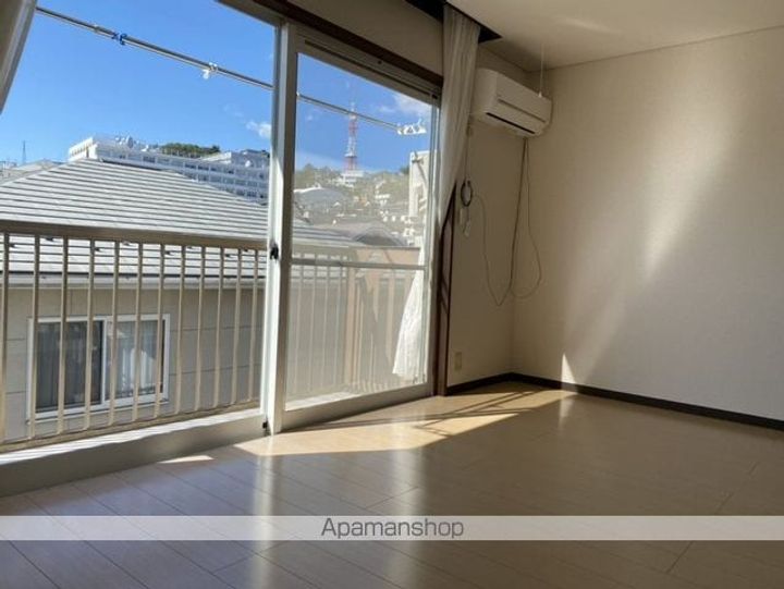 トワイライト青葉102の居間