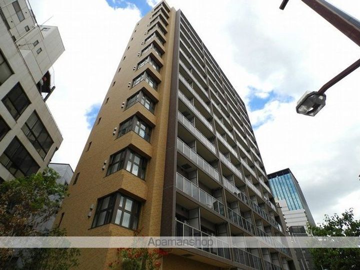 東京都千代田区飯田橋2丁目の賃貸マンションの外観
