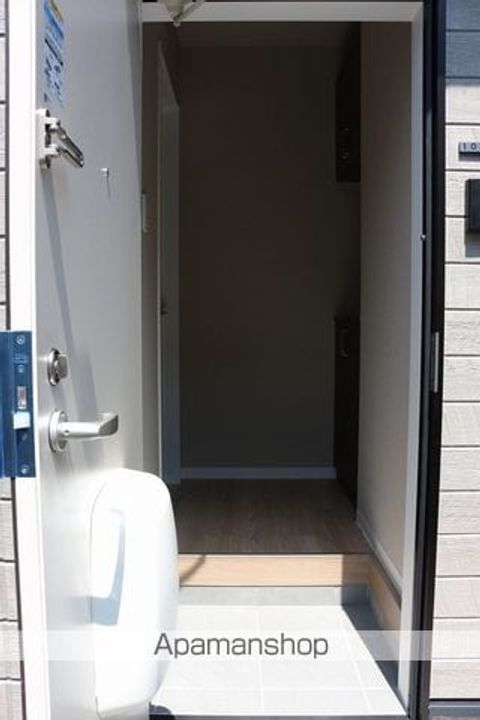 広島県福山市南松永町3丁目の賃貸アパートの玄関
