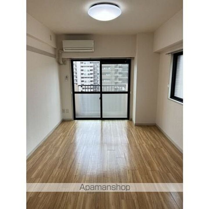 グランドール上前津の居間