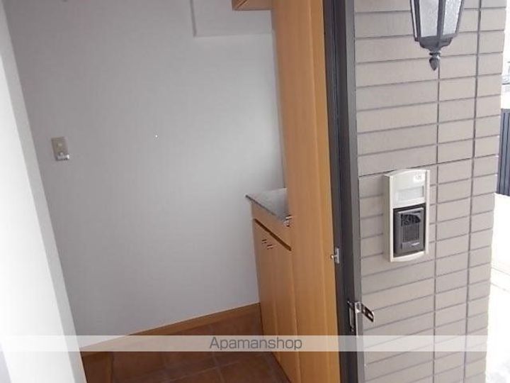 岐阜県羽島郡岐南町徳田7丁目の賃貸アパートの玄関