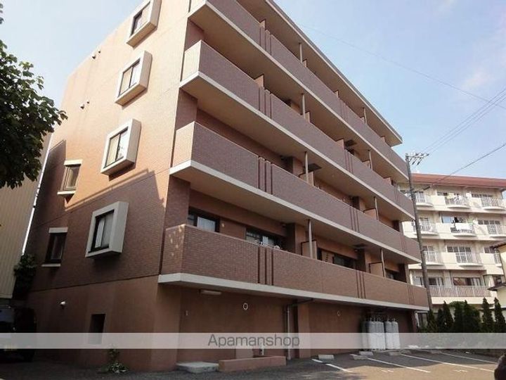 鏡川クレセントパークの外観