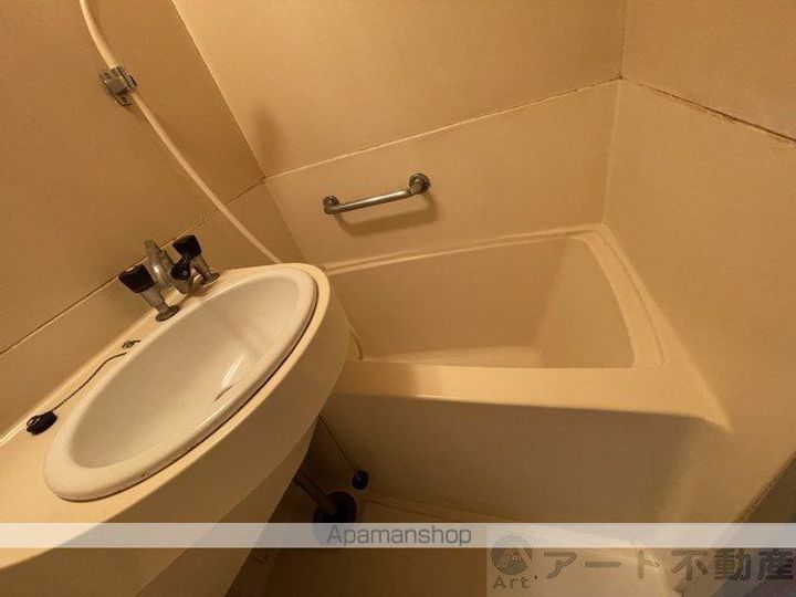 愛媛県松山市土居田町の賃貸マンションの内装