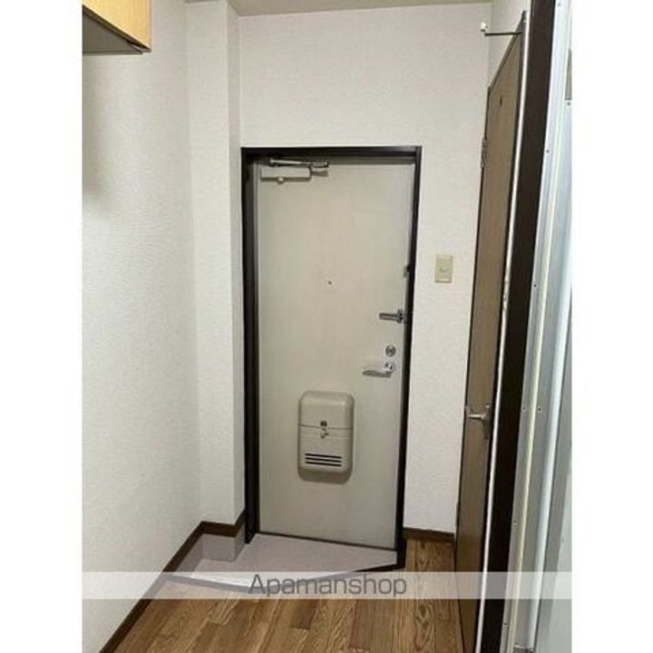 サープラス南出202の玄関