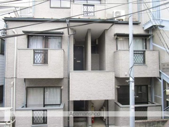 東京都杉並区成田東5丁目の賃貸アパートの外観