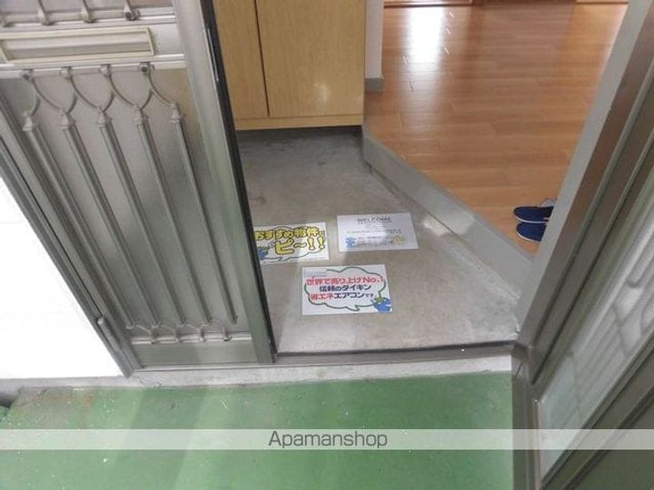 シャトリエⅠ・Ⅱの玄関