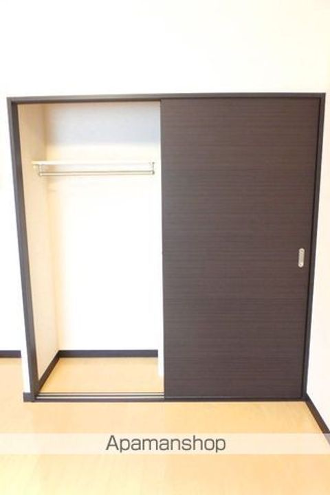 レオネクストクレーネーの玄関