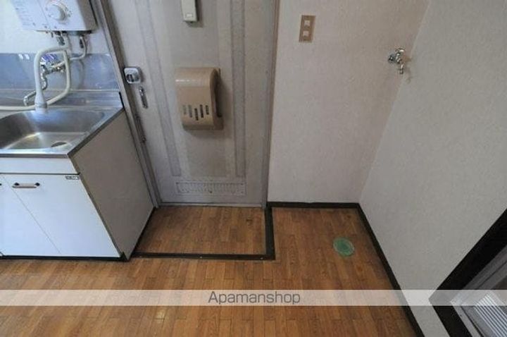 ハイツおくの202の玄関