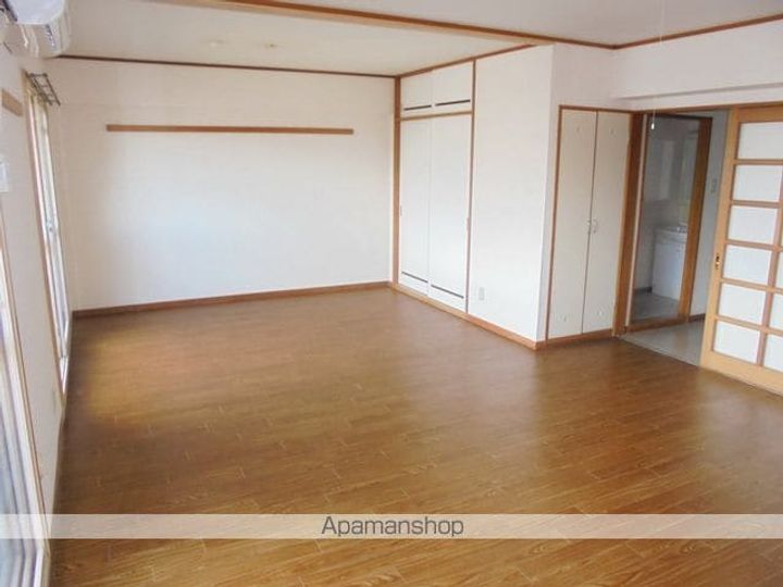 アネックス庄内の居間