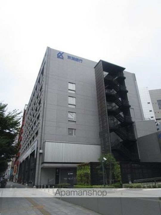 グレイスの周辺