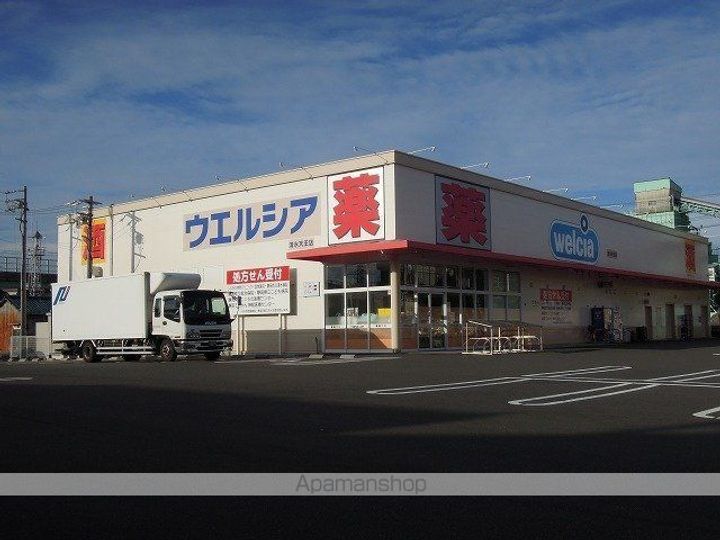 クレストール Tの周辺