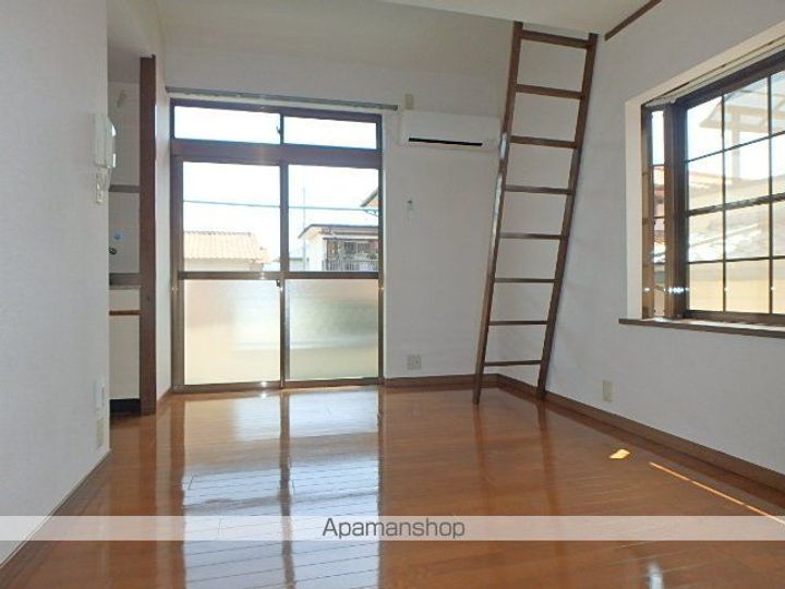 福岡県福岡市東区和白東4丁目の賃貸アパートの居間