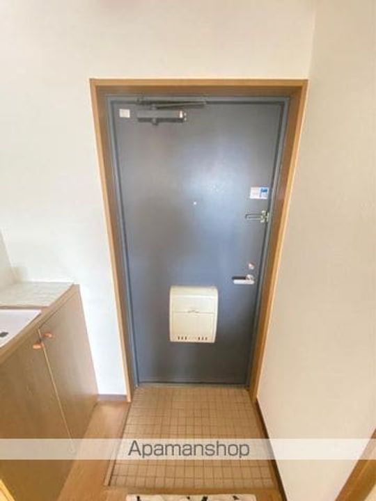 ボレバードマンションの玄関