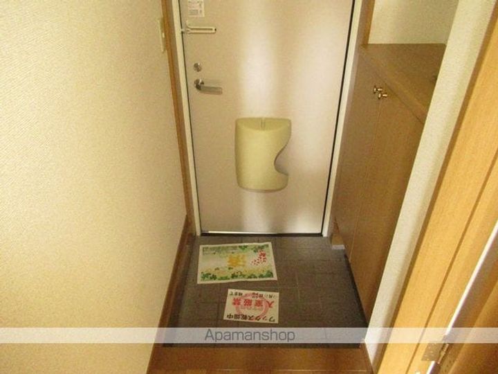 パーム山岸102の玄関
