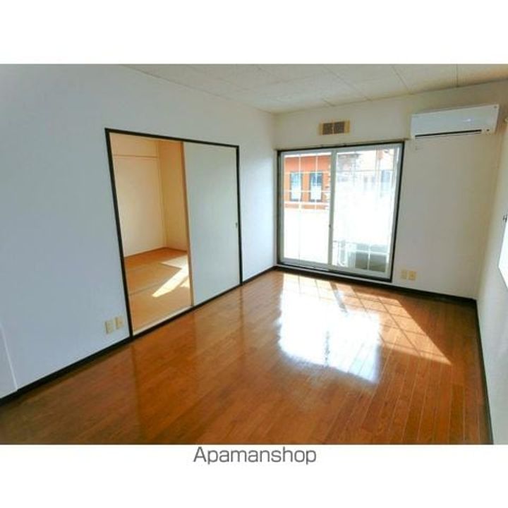 シャトルチグサ A棟の居間