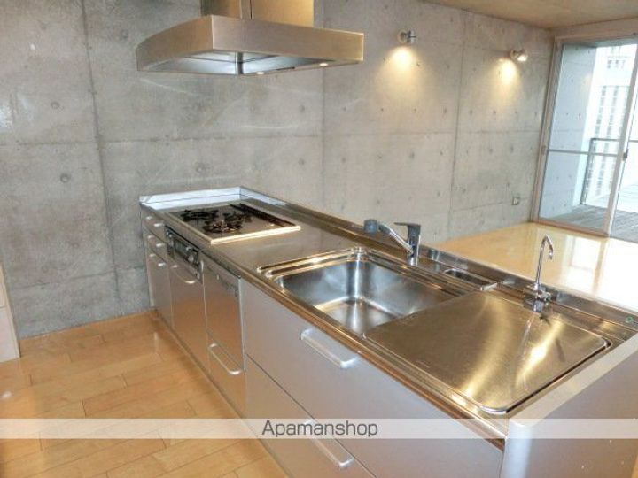 VISCONTI覚王山のキッチン