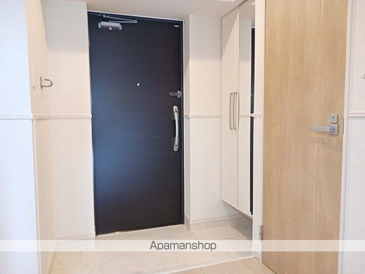 FLレジデンス1の玄関