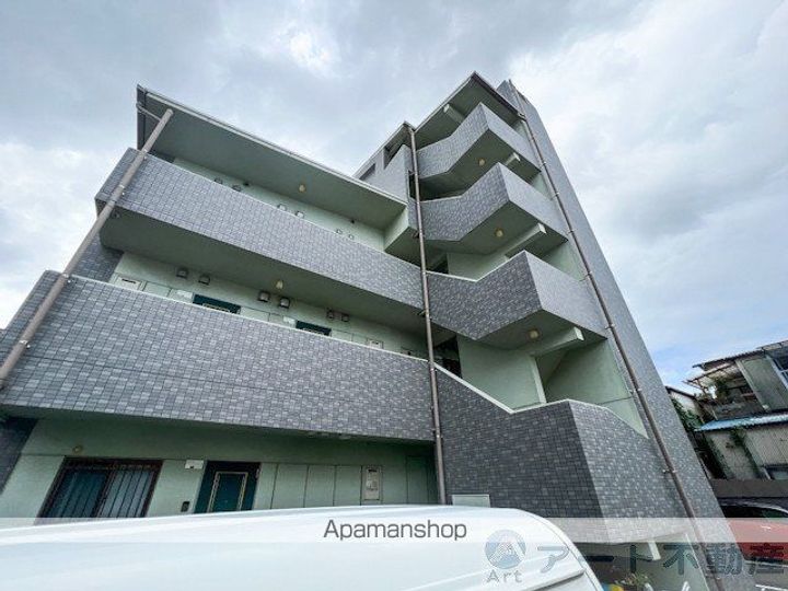愛媛県松山市和泉北1丁目の賃貸マンションの外観