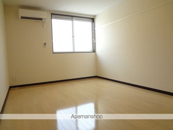 レオネクストパティオ宮前202の居間