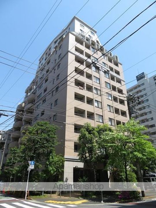 アクシア新宿御苑の外観