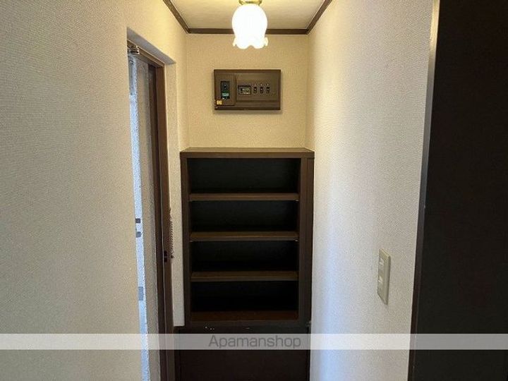 コーポ成田B棟の玄関