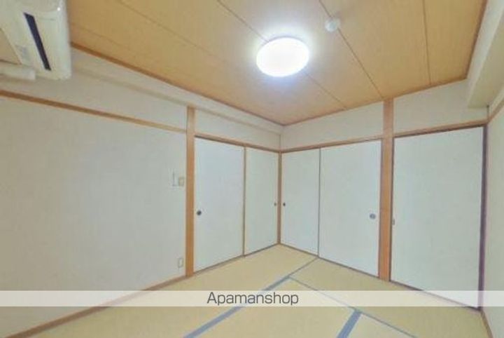 エクセル栗林の内装