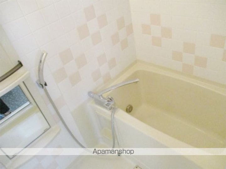 ステータスヒル甲府七番館401号室の風呂