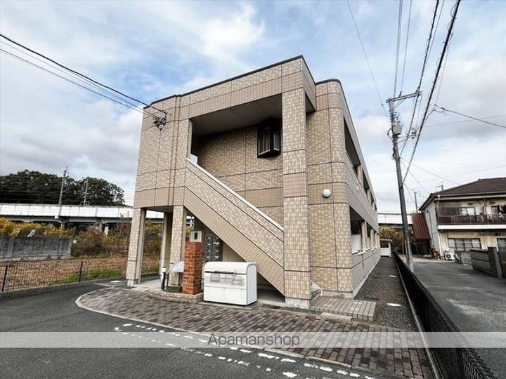 ビィ プラスペラス102の外観