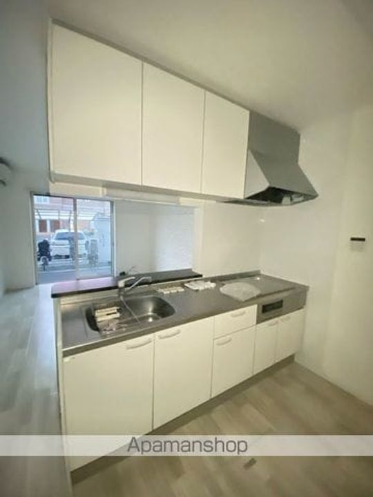 埼玉県三郷市泉1丁目の賃貸アパートのキッチン