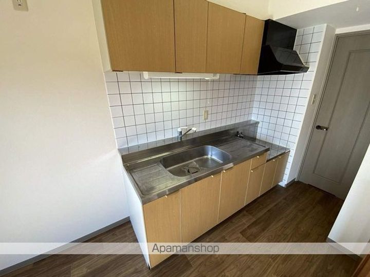 榴ヶ岡ユーワマンション803のキッチン