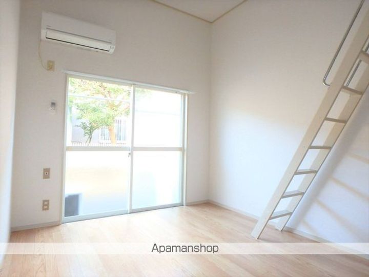 ベルヴ豊田の居間