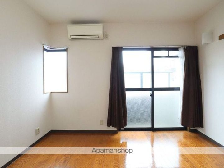 ベルグランデ川名の居間