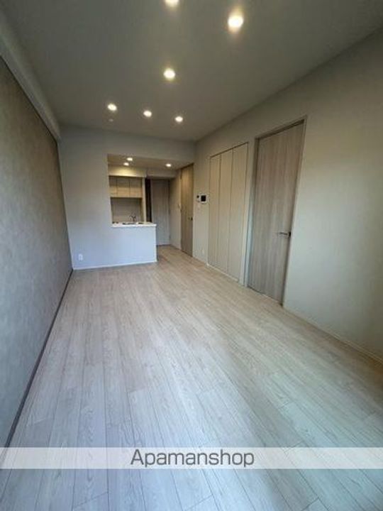 シーズンフラッツ青葉通一番町の居間