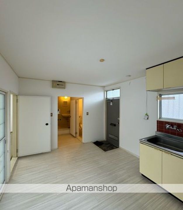 ガーデンハイツさやま202の居間