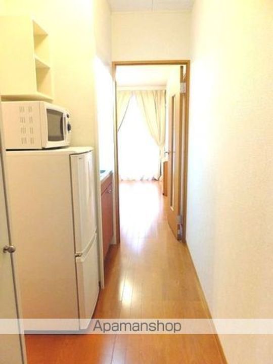 レオパレスストレーザ椿森の玄関