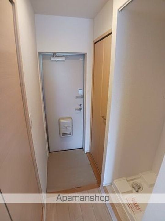 愛媛県新居浜市徳常町の賃貸アパート202の玄関