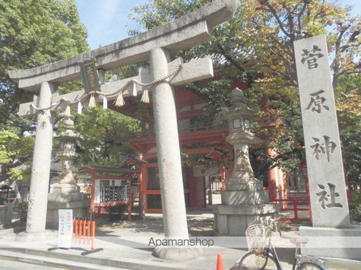 ロイヤルコート8番館の周辺
