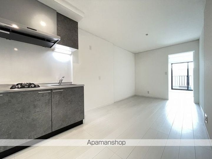 ペルル穴川の居間